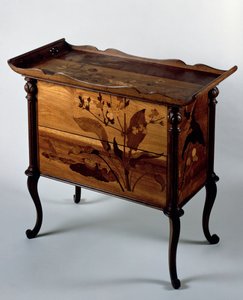 Jugendstil-Kommode mit polychromen Einlagen und Tablettaufsatz von Emile Galle