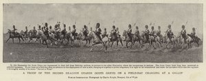 Eine Truppe der Second Dragoon Guards (Scots Greys) bei einem Feldtag im Galopp