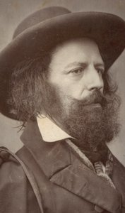 Alfred Lord Tennyson, Dichter, Porträt (s/w Foto) von English Photographer