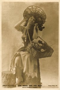 Britische Schauspielerin Sylvia Sablanc als Josephine in The Medal and the Maid von English Photographer