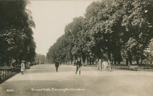 Broad Walk, Kensington Gardens von English Photographer