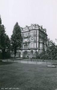 Brook House, Park Lane von English Photographer