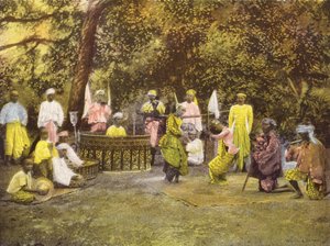 Burmesisches Zat Pwe oder dramatische Aufführung von English Photographer