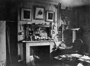 Charles Darwins Arbeitszimmer im Down House von English Photographer