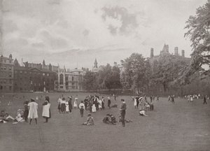 Kinder beim Spielen in den Temple Gardens von English Photographer