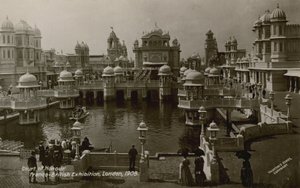 Ehrenhof, Franco-Britische Ausstellung, London, 1908 von English Photographer