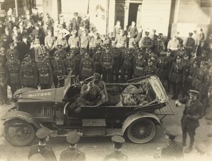 Aus einem Album mit 134 Fotografien im Zusammenhang mit dem Ersten Weltkrieg, Westfront, 1914-18