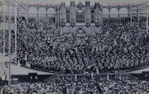 Gesamtansicht des großen Orchesters