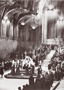George V aufgebahrt in der Westminster Hall, 1936 von English Photographer