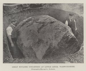 Großer Felsbrocken in Little Leigh, Warwickshire, ausgegraben