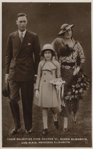 König George VI., Königin Mary und ihre älteste Tochter, Prinzessin Elizabeth von English Photographer