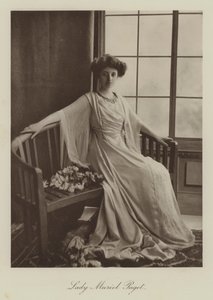 Lady Muriel Paget von English Photographer