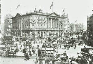 London Pavilion, Piccadilly Circus, Westminster LB: Blick nach Osten, 1895 von English Photographer