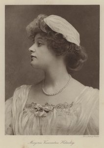 Marjorie Viscountess Helmsley von English Photographer