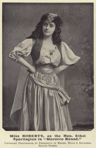 Miss Roberts als die ehrenwerte Ethel Sportington in Morocco Bound von English Photographer