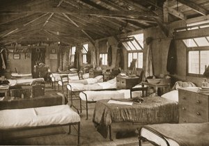 Eines der Schlafzimmer, Donington Hall, Illustration aus Deutsche Gefangene in Großbritannien (Fotogravur)