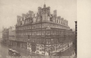 Richelieu Palace Hotel, Oxford Street, London W (s/w Foto) von English Photographer
