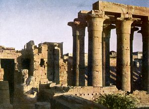 Ruinen des Portikus am Tempel von Luxor, Ägypten