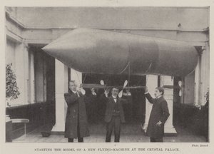 Start des Modells einer neuen Flugmaschine im Crystal Palace von English Photographer