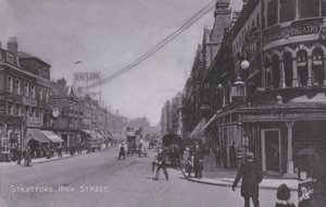 Stratford, High Street, mit Borough Theatre von English Photographer