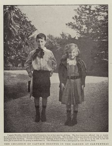 Die Kinder von Hauptmann Dreyfus im Garten in Carpentras von English Photographer
