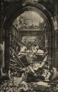 Die Houses of Parliament, London, zeigen Bombenschäden während des Zweiten Weltkriegs