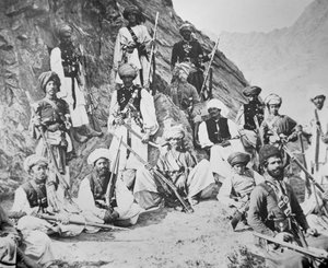 Der Khan von Lalpura mit einigen seiner Krieger