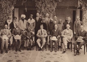 Der Prinz und der Maharaja Kumar in der Residenz, Udaipur von English Photographer