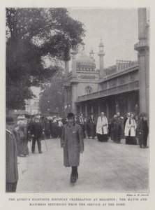 Der achtzigste Geburtstag der Königin in Brighton, der Bürgermeister und die Bürgermeisterin kehren vom Gottesdienst im Dome zurück