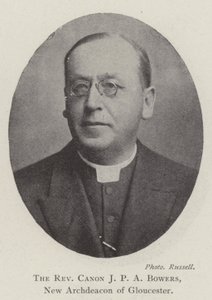 Der Reverend Canon J P A Bowers, neuer Erzdiakon von Gloucester von English Photographer