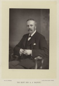 Der ehrenwerte A. J. Balfour von English Photographer