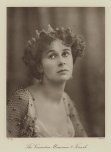 Die Viscountess Massereene und Ferrard (s/w Foto) von English Photographer
