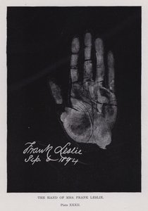 Die Hand von Mrs. Frank Leslie von English Photographer