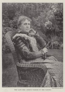 Die verstorbene Frau Joseph Parker in ihrem Garten von English Photographer
