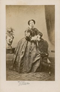 Theresa Titiens, Sängerin von English Photographer
