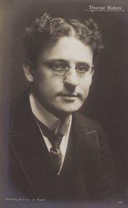 Thorpe Bates, englischer Sänger und Schauspieler von English Photographer