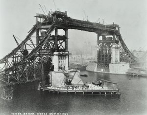 Tower Bridge im Bau, 1892
