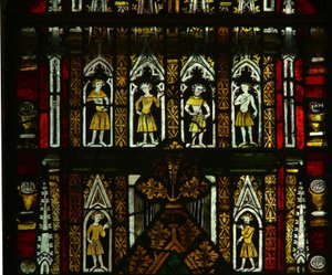 Ein Fenster in der Marienkapelle, Darstellung von Baldachinfiguren von English School