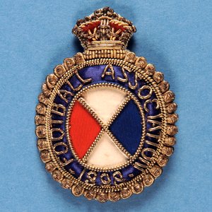 Abzeichen des Fußballverbands, 1898 von English School