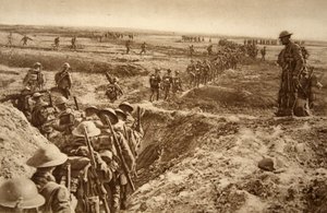 Britische Infanterie rückt im Vormarsch auf Cambrai vor, 1914-19 von English School
