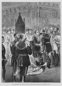Die Königin küsst ihre Kinder nach dem Jubiläums-Dankgottesdienst in der Westminster Abbey von English School