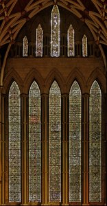 Fenster Fünf-Schwestern, Grisaille darstellend