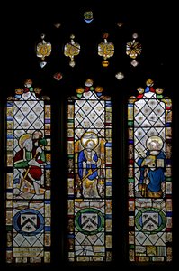 Fenster Nr. 5, Darstellung des Heiligen Christophorus, des Heiligen Michael und des Heiligen Petrus