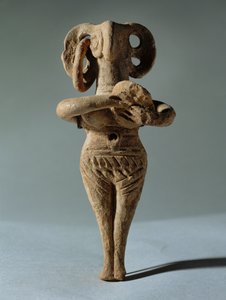 Nackte weibliche Idol, das ein Tamburin hält von Erich Lessing