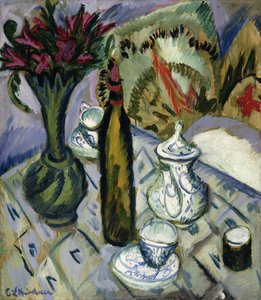 Teekanne, Flasche und rote Blumen von Ernst Ludwig Kirchner