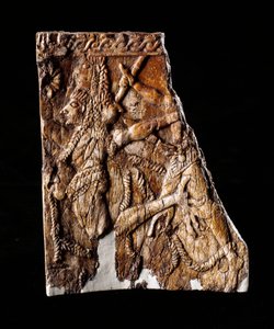 Etruskische Zivilisation: Elfenbeinplatte mit der Darstellung von Geryon - Aus dem Tumulus von Montefortini, Comeana, Italien - 7. Jahrhundert v. Chr. Maße 10x8,1 cm, Florenz, Archäologisches Museum, Inv. 194662