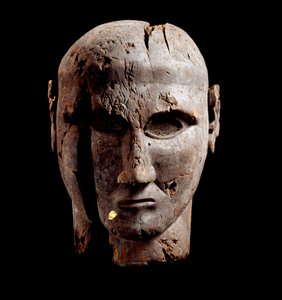 Kopf eines Mannes, Holzskulptur mit Goldspuren, 7. Jahrhundert v. Chr. von Etruscan