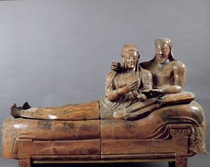 Die Bräute, geschnitzte Gruppe (Terrakotta-Sarkophag aus Cerveteri, 6. Jahrhundert v. Chr.) von Etruscan