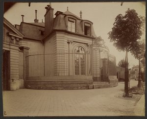Hospice Debrousse, Alter Park von Philippe Égalité - Rue de Bagnolet, 148 (Charonne) von Eugène Atget