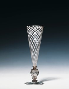 Eine faon de Venise latticinio Flöte, zweite Hälfte des 16. Jahrhunderts, Venedig oder Niederlande